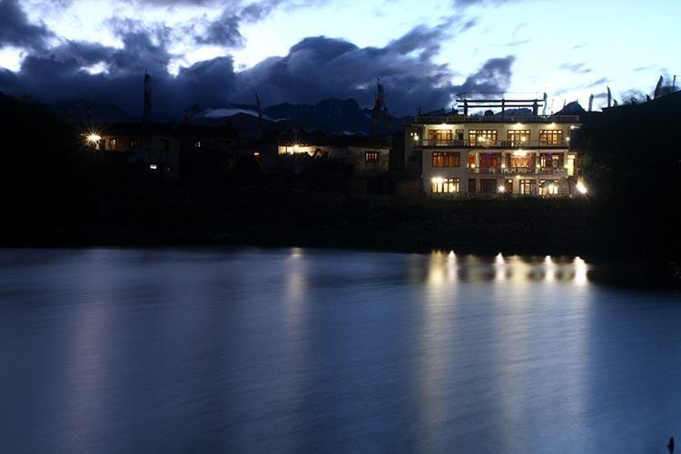 Hotel Lake View Nako Экстерьер фото